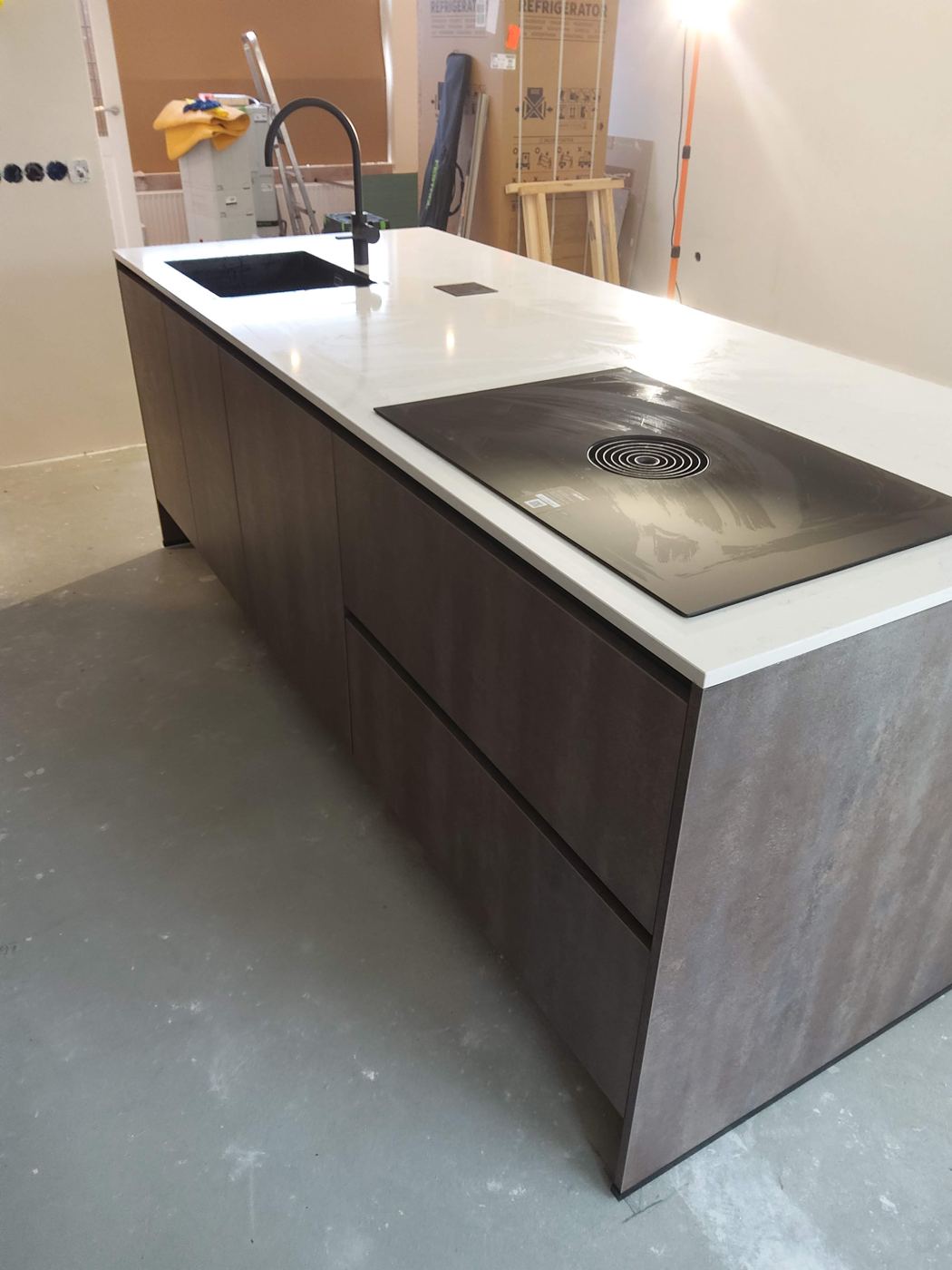 Keuken met ingebouwde apparatuur, gemonteerd door Express Installatie – foto 32