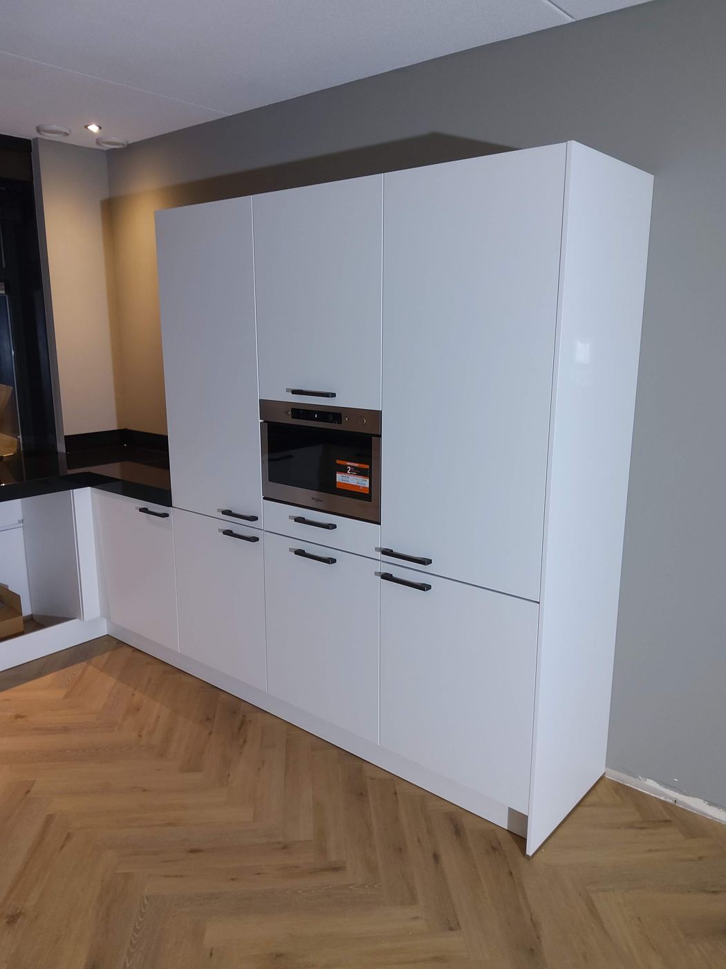 Keuken met ingebouwde apparatuur, gemonteerd door Express Installatie – foto 42