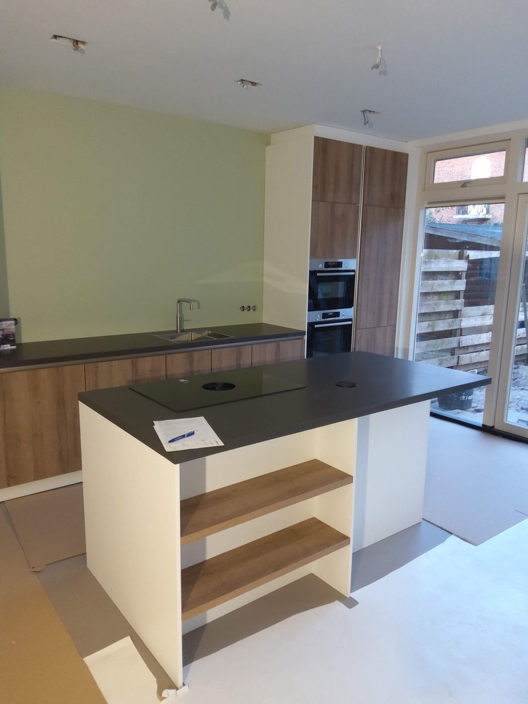 Keuken met ingebouwde apparatuur, gemonteerd door Express Installatie – foto 47