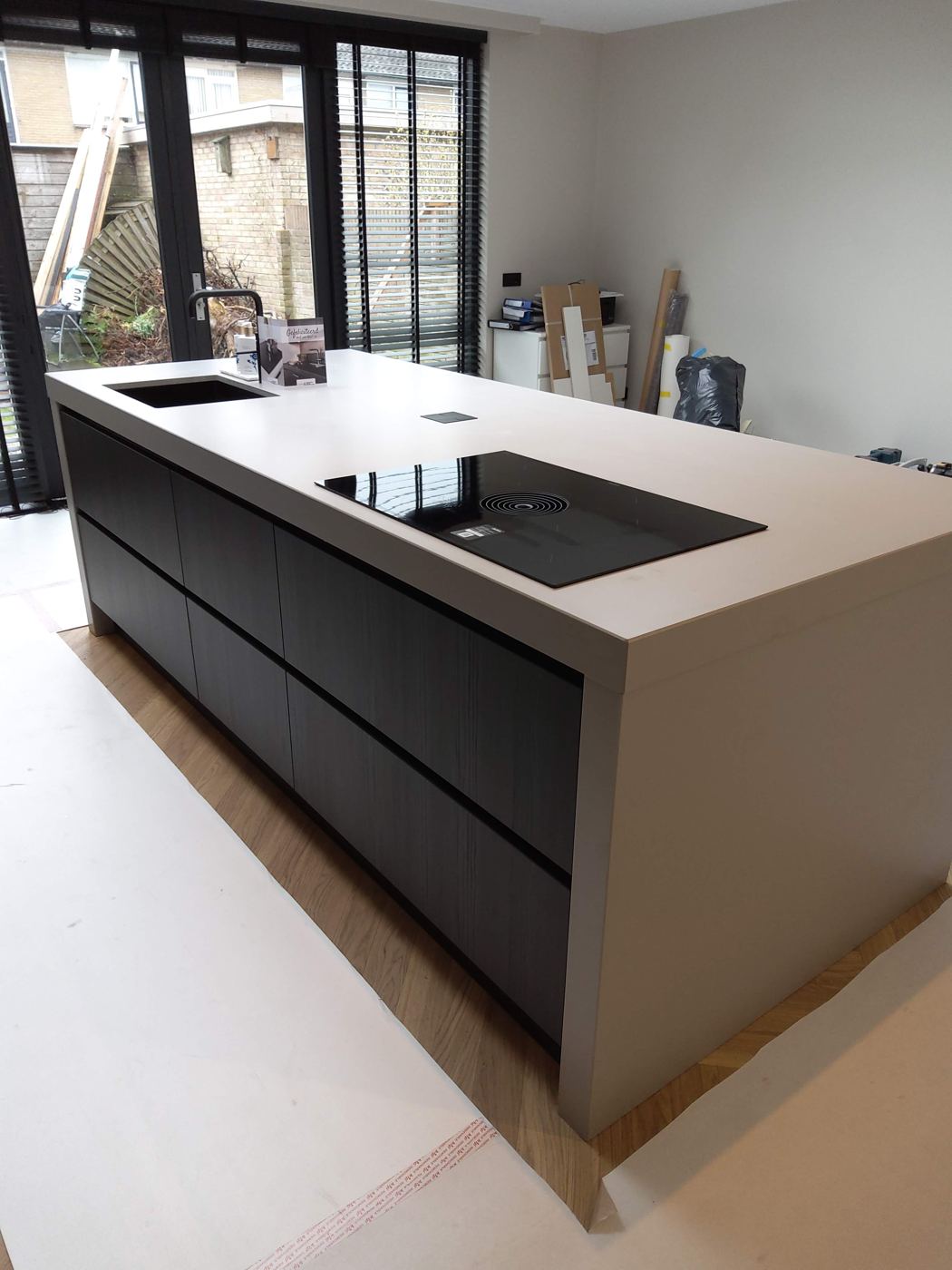 Keuken met ingebouwde apparatuur, gemonteerd door Express Installatie – foto 57