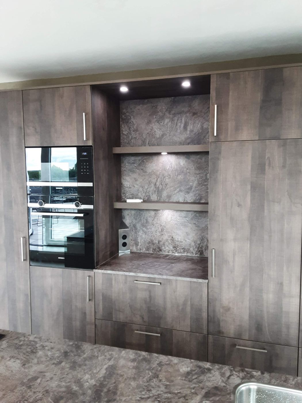 Keuken met ingebouwde apparatuur, gemonteerd door Express Installatie – foto 87