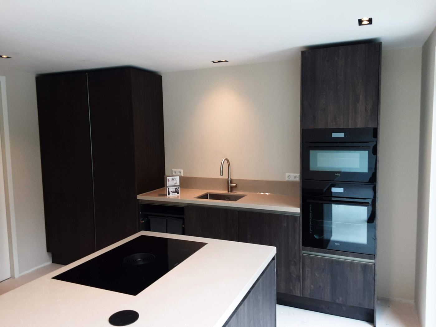 Keuken met ingebouwde apparatuur, gemonteerd door Express Installatie – foto 102