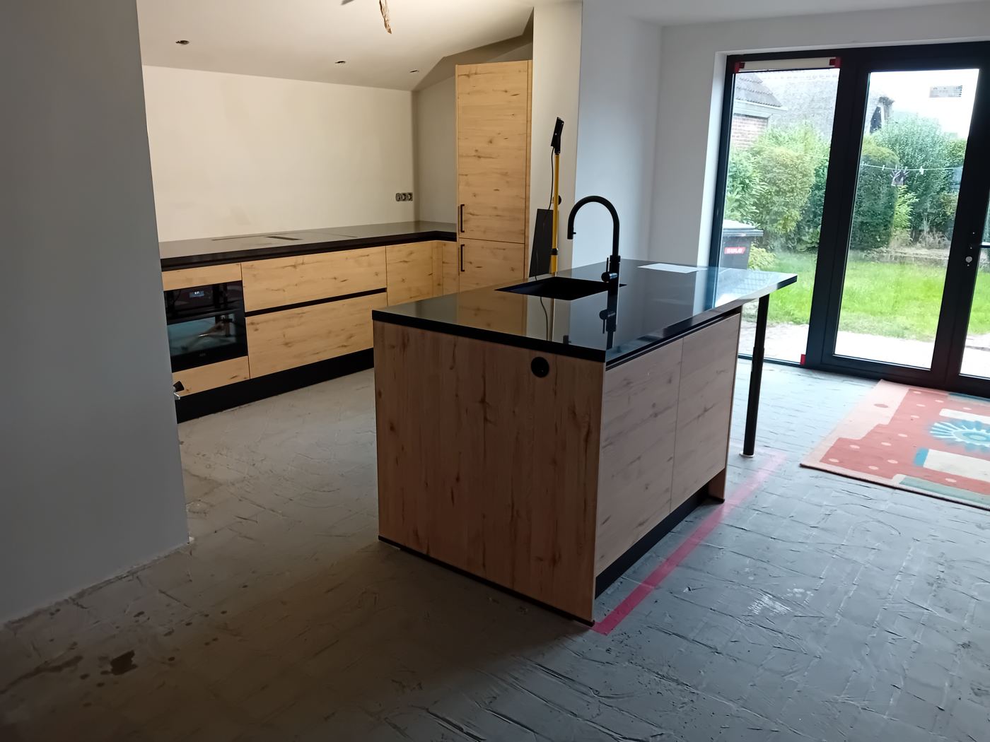 Werkblad en keukenkasten na montage door Express Installatie – foto 108