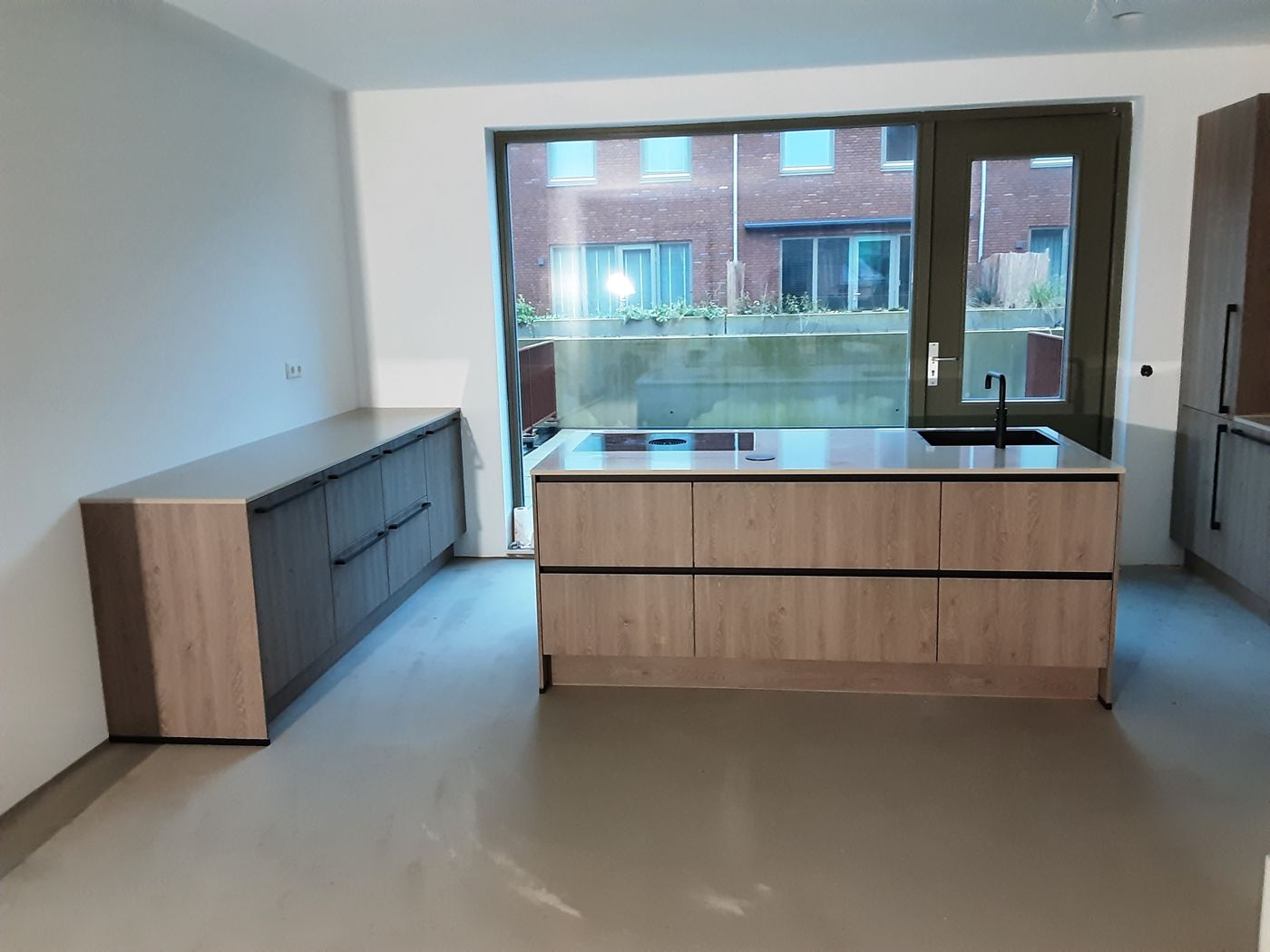 Werkblad en keukenkasten na montage door Express Installatie – foto 148