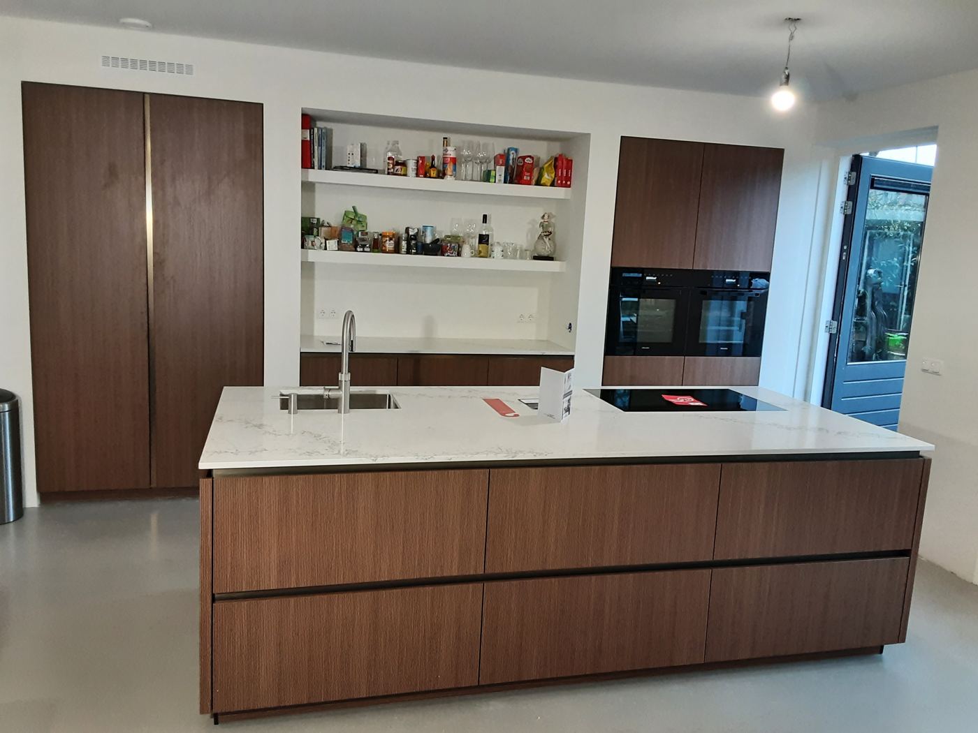 Werkblad en keukenkasten na montage door Express Installatie – foto 168