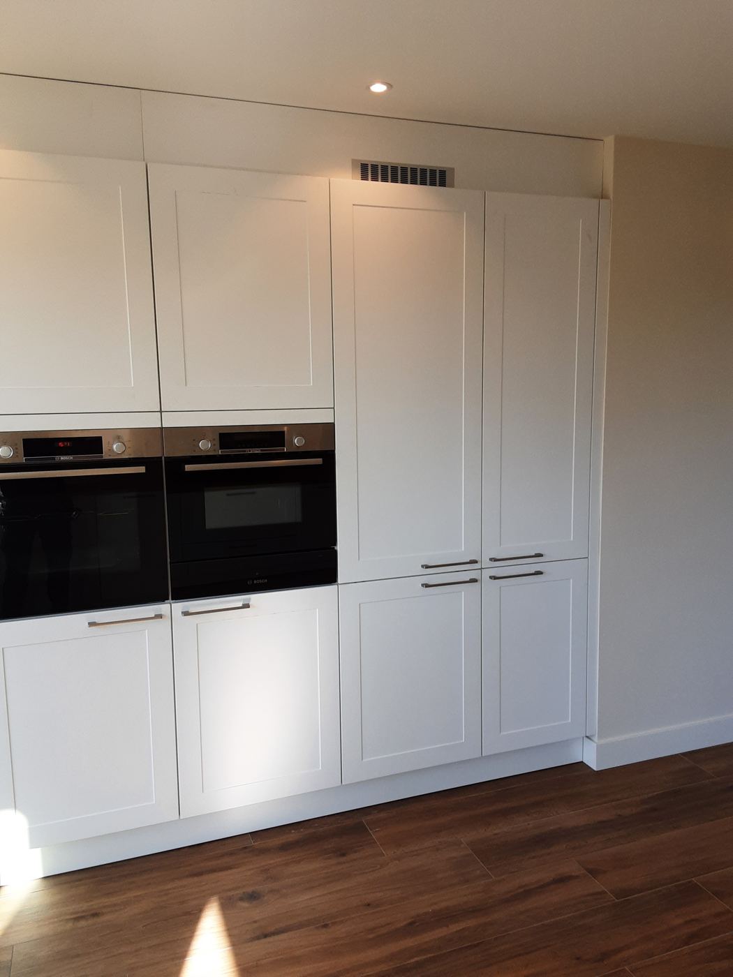 Keuken met ingebouwde apparatuur, gemonteerd door Express Installatie – foto 192