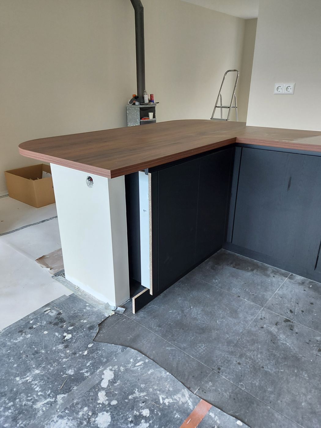 Keuken met ingebouwde apparatuur, gemonteerd door Express Installatie – foto 257