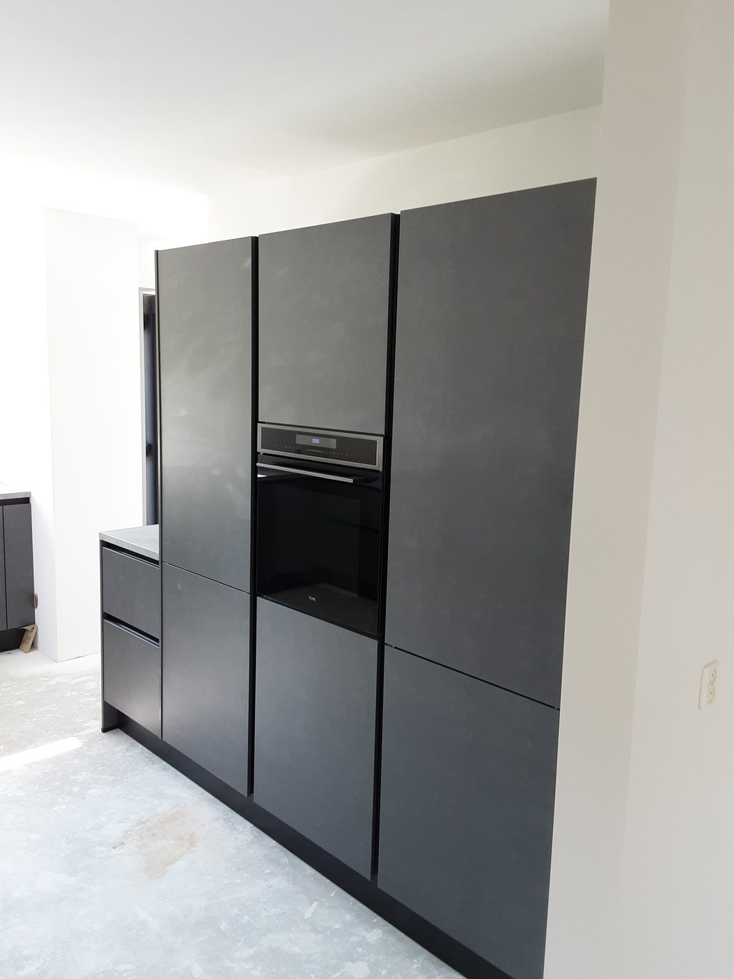 Keuken met ingebouwde apparatuur, gemonteerd door Express Installatie – foto 27