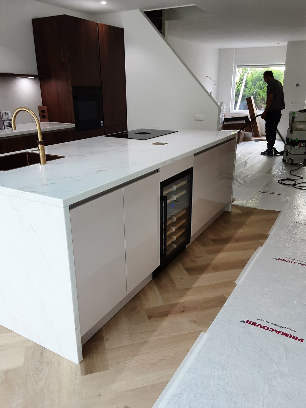 Werkblad en keukenkasten na montage door Express Installatie – foto 28